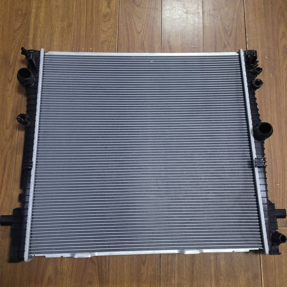 The main rear radiator is suitable for BMW X3 G01 and X4 G02 (2018-2019).
