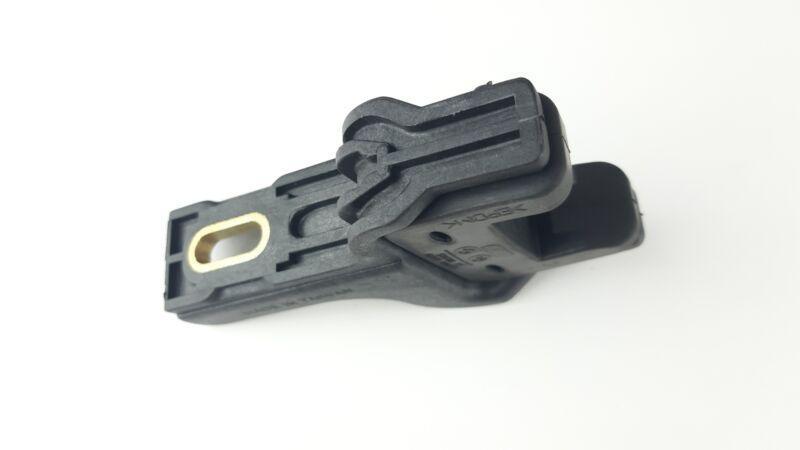 1-Piece Black Upper Radiator Isolator 04596474AD for Chrysler 300C