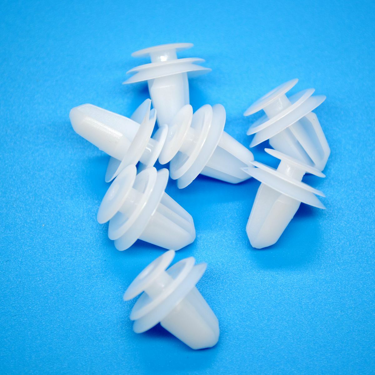10 Pcs White Nylon Retainer Fastener Screw Door Trim Panel Clips for Hyundai for Kia Q
