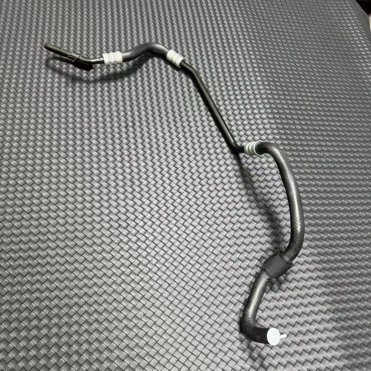 7L8422891B Lower Power Steering Return Hose for Audi Q7 4L Q