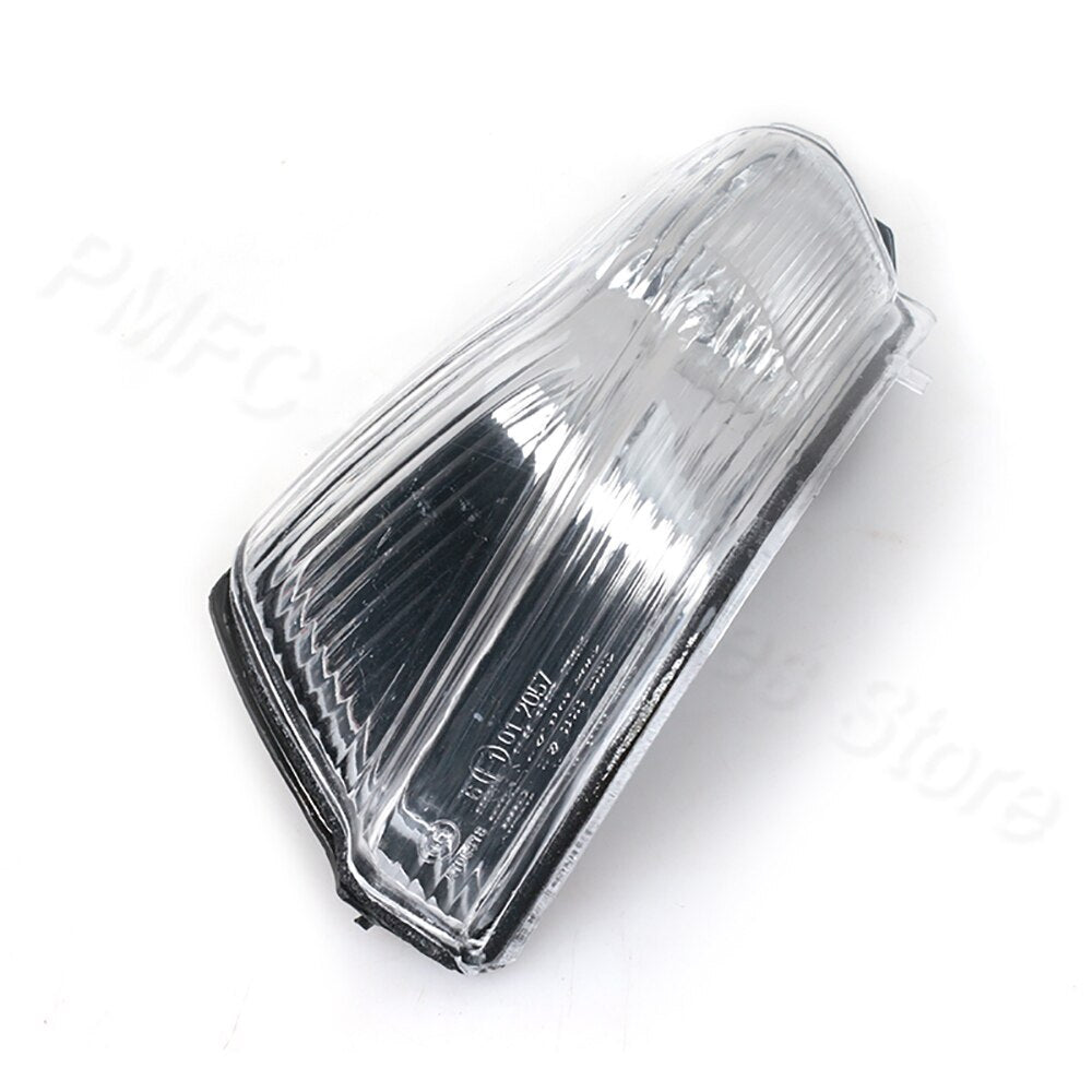 The right front mirror turn signal light is applicable to for Volkswagen Crafter models from 2006 to 2017.