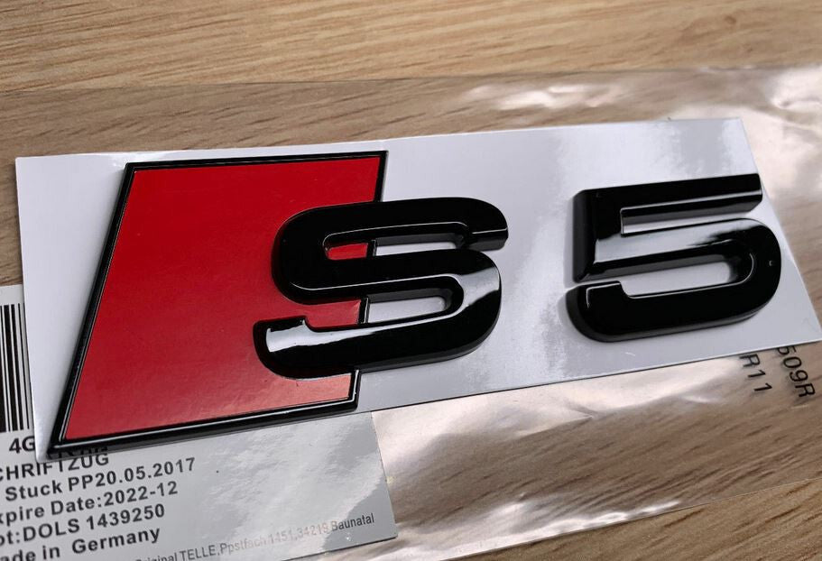 Suitable for Audi S5 rear badge boots, trunk badge stickers, logos, glossy black, red