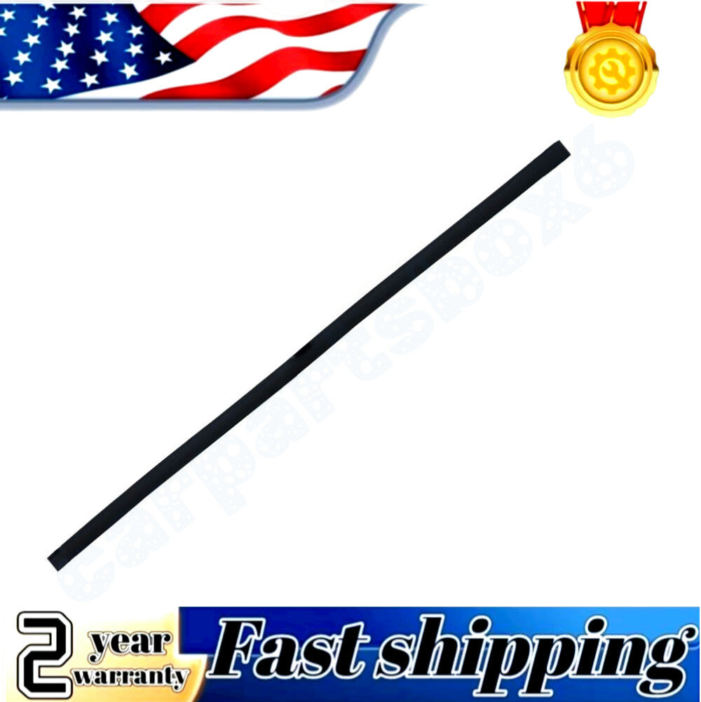 All-new right-side black roof trim molding kit for 2015-2021 for Honda Fit 5-door models.