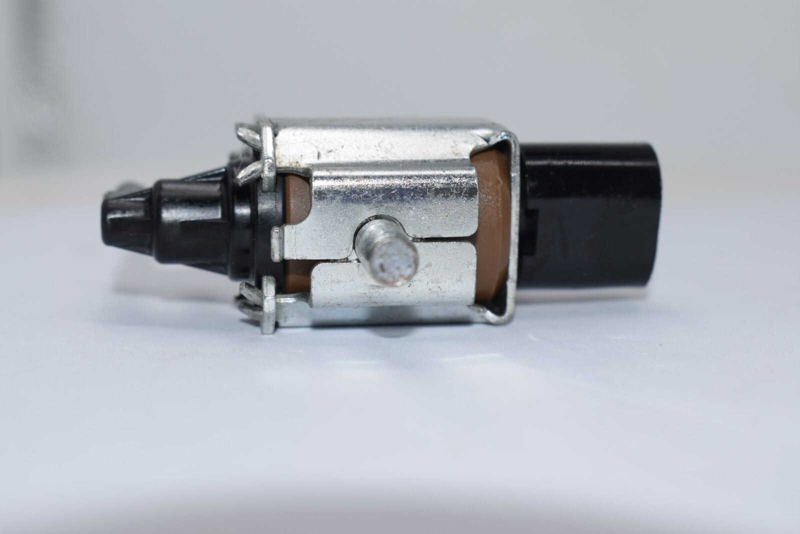 K5T46588 Intake Manifold VSV Vacuum Solenoid Valve Assy Fit J32 2.5L n