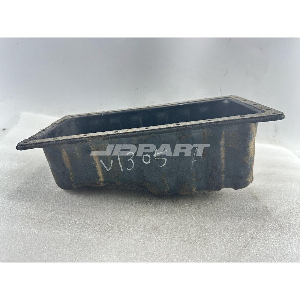 V1305 A oil pan is suitable for diesel engine parts.