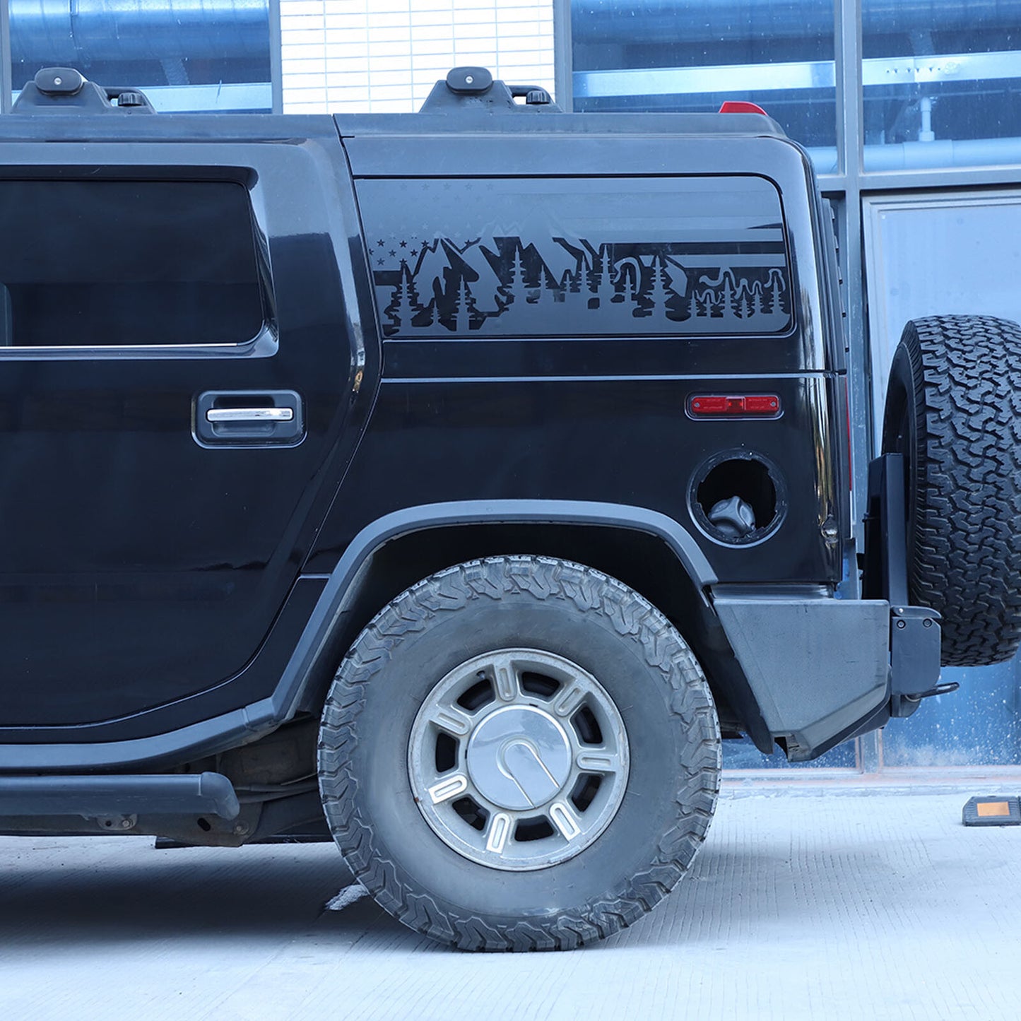 Rear side window American flag decal with mountain scene design for Hummer H2 2003-2009 (2 pieces)