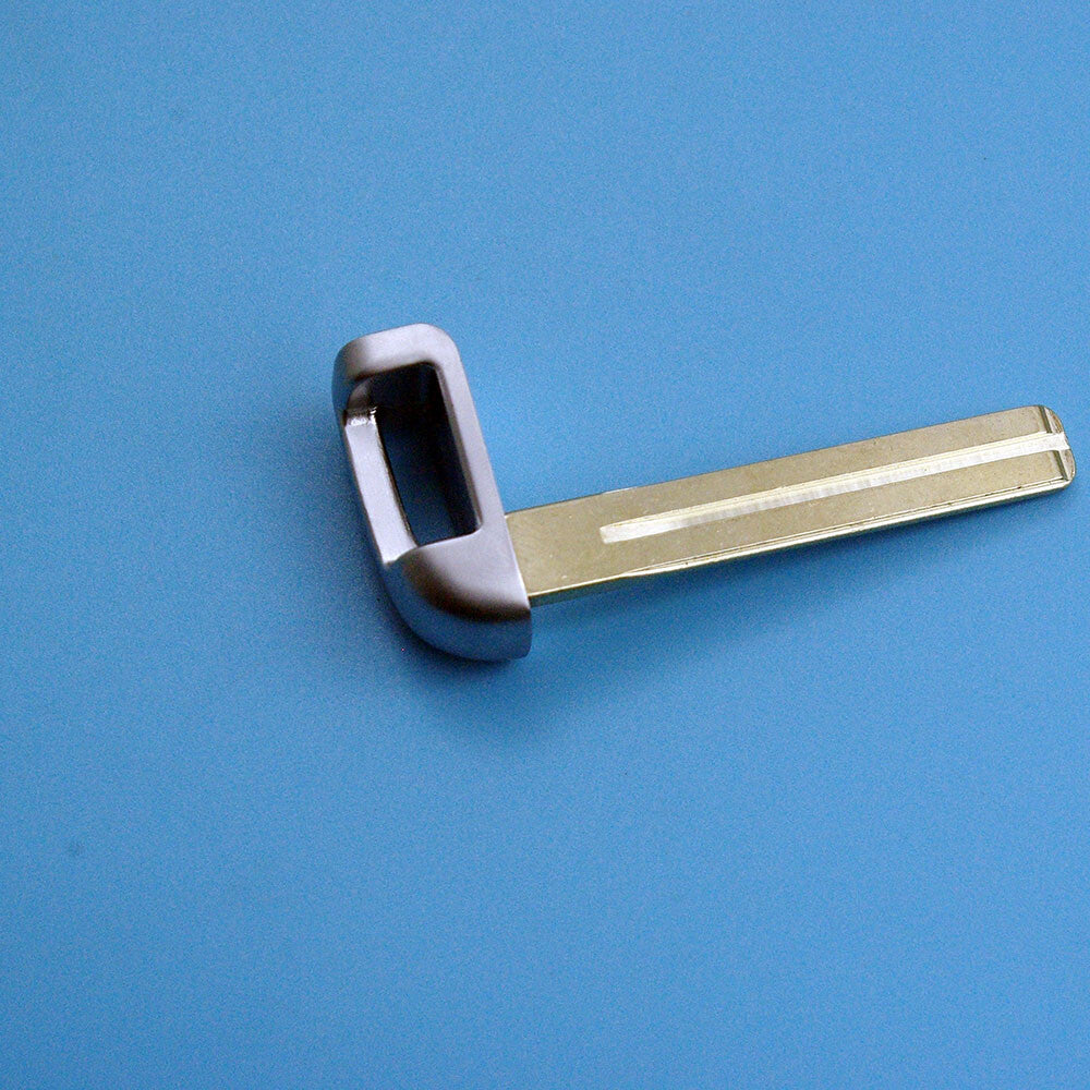 Replacement Uncut for Smart Remote Emergency Insert Key Blade Blank for Hyundai Q