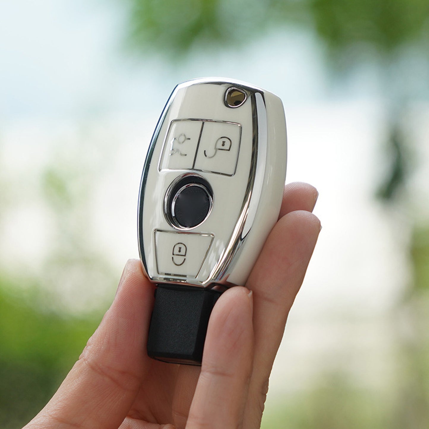 TPU key case Fob protective cover holder, white and silver, suitable for Mercedes-Benz accessories. Q