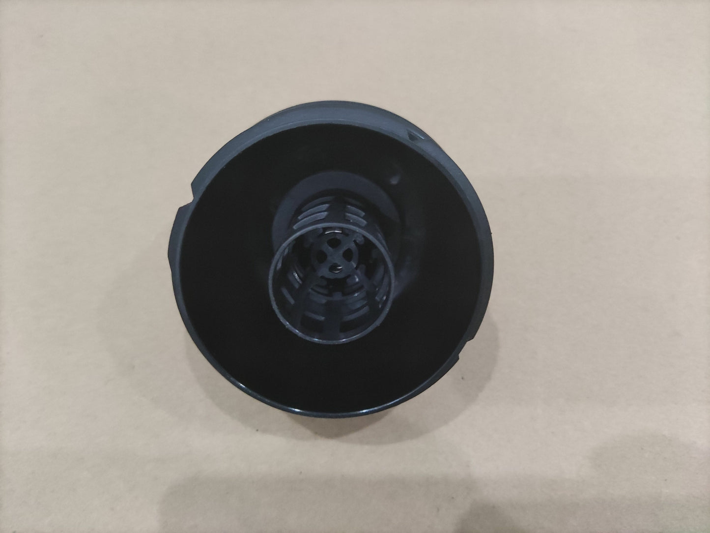 1x Oil Filter Housing Cover Cap  for ford  Ranger 2012- 2.2 3.2 Q