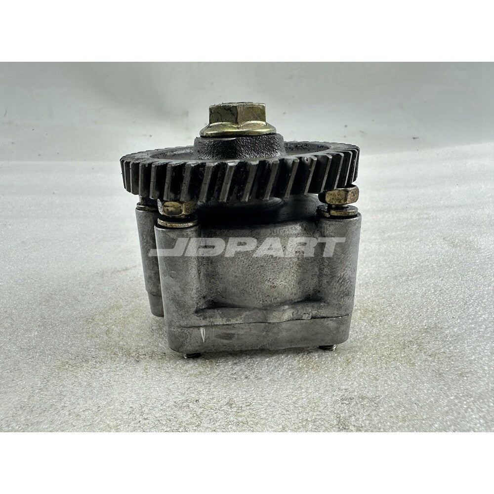 45T V1702 V1902 oil pump 15471-35010 is suitable for diesel parts.