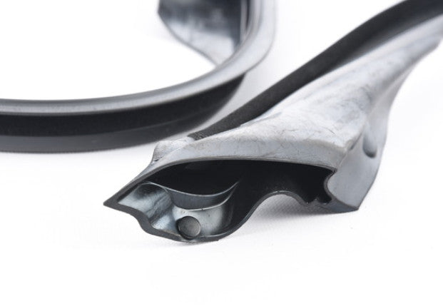One front right door rubber seal for F01, F02, 740i, 750i, 740Li, 750Li n