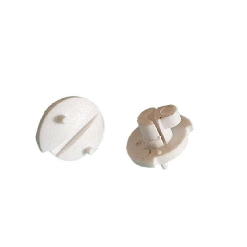 Dometic refrigerator winter closing clip; suitable for RVs and RV accessories.