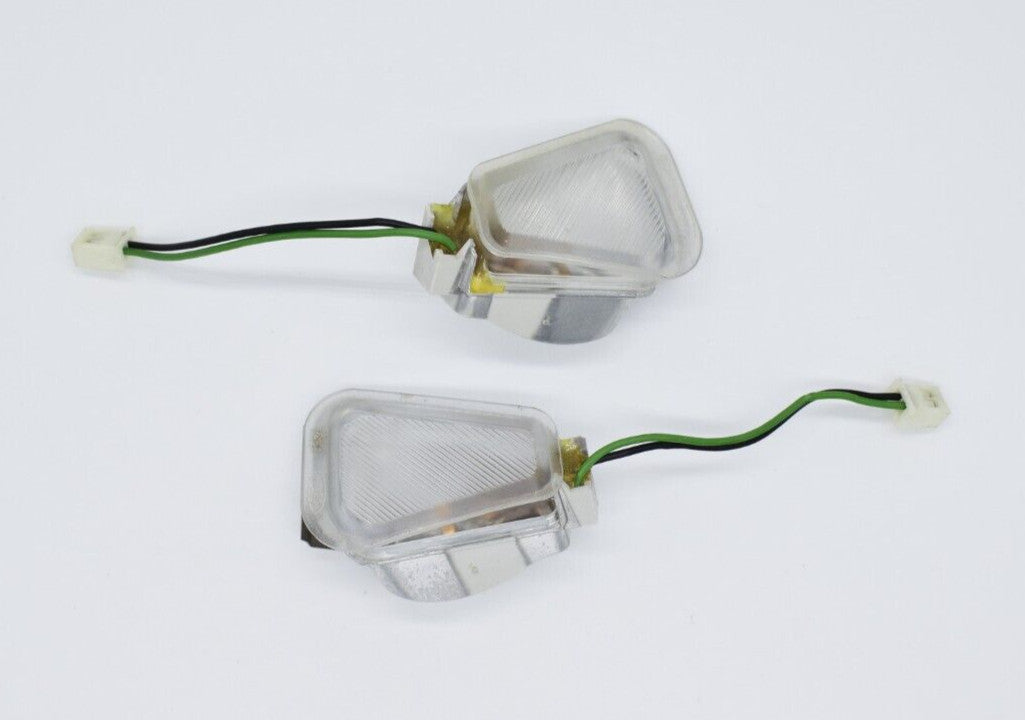 Left and right mirror lights are suitable for , 3M5A-13B375-AD Q80QA- n