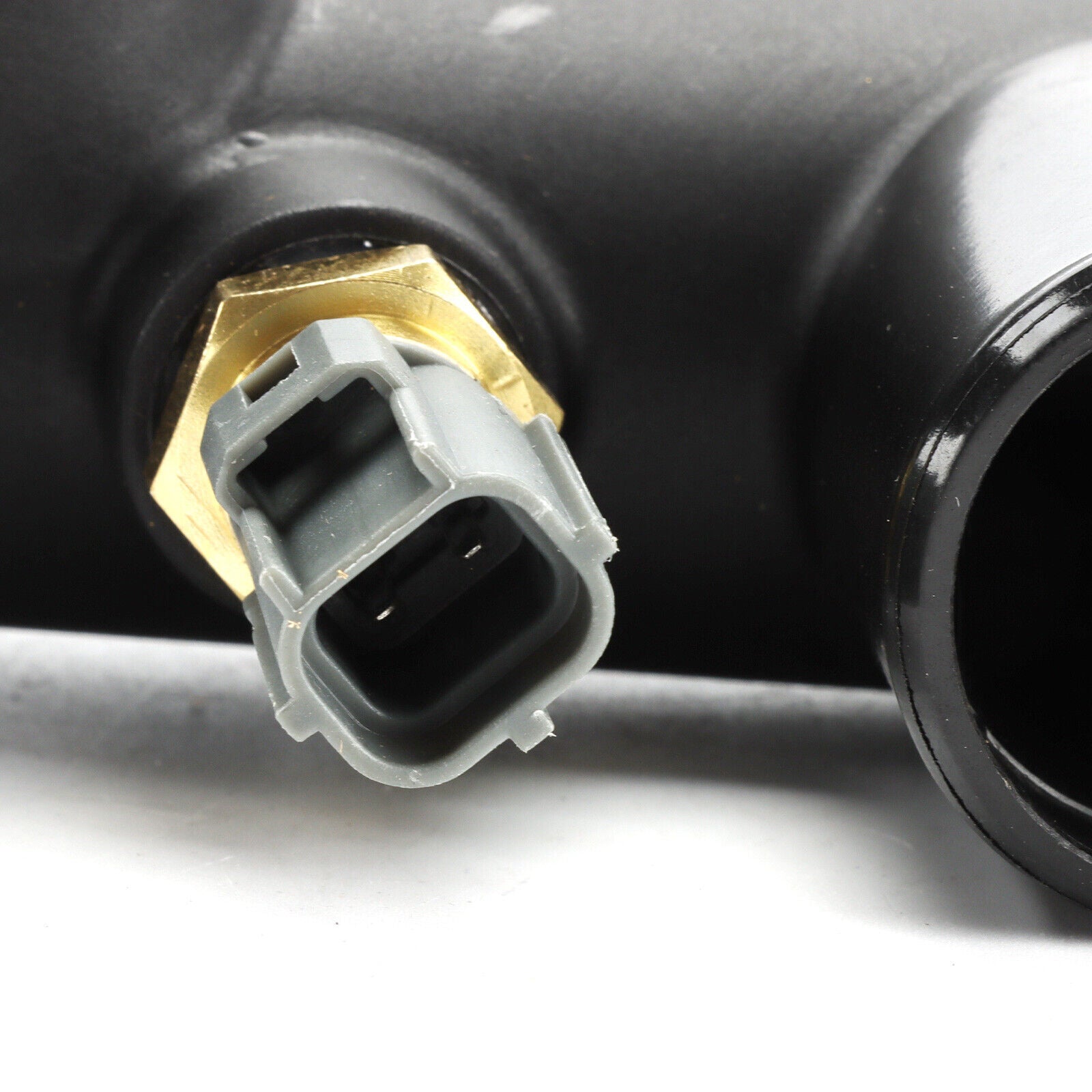 96JV8A504BD Thermostat Cover Outlet Pipe w/Sensor Fit for Jaguar Vanden Plas XJ8 XK8