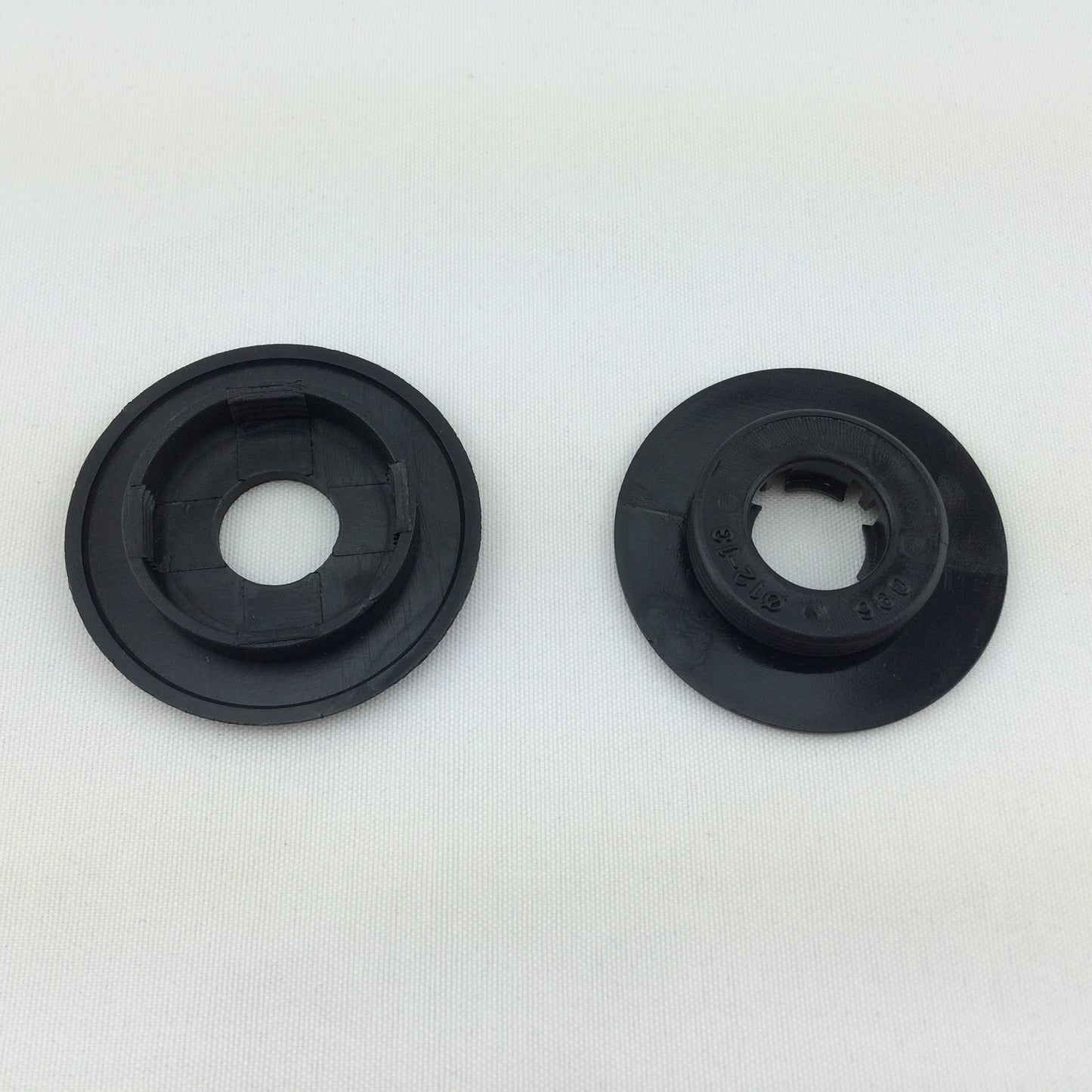 2x Car Floor Mat Carpet Fasteners Holders Fitting Clips for Mazda Q