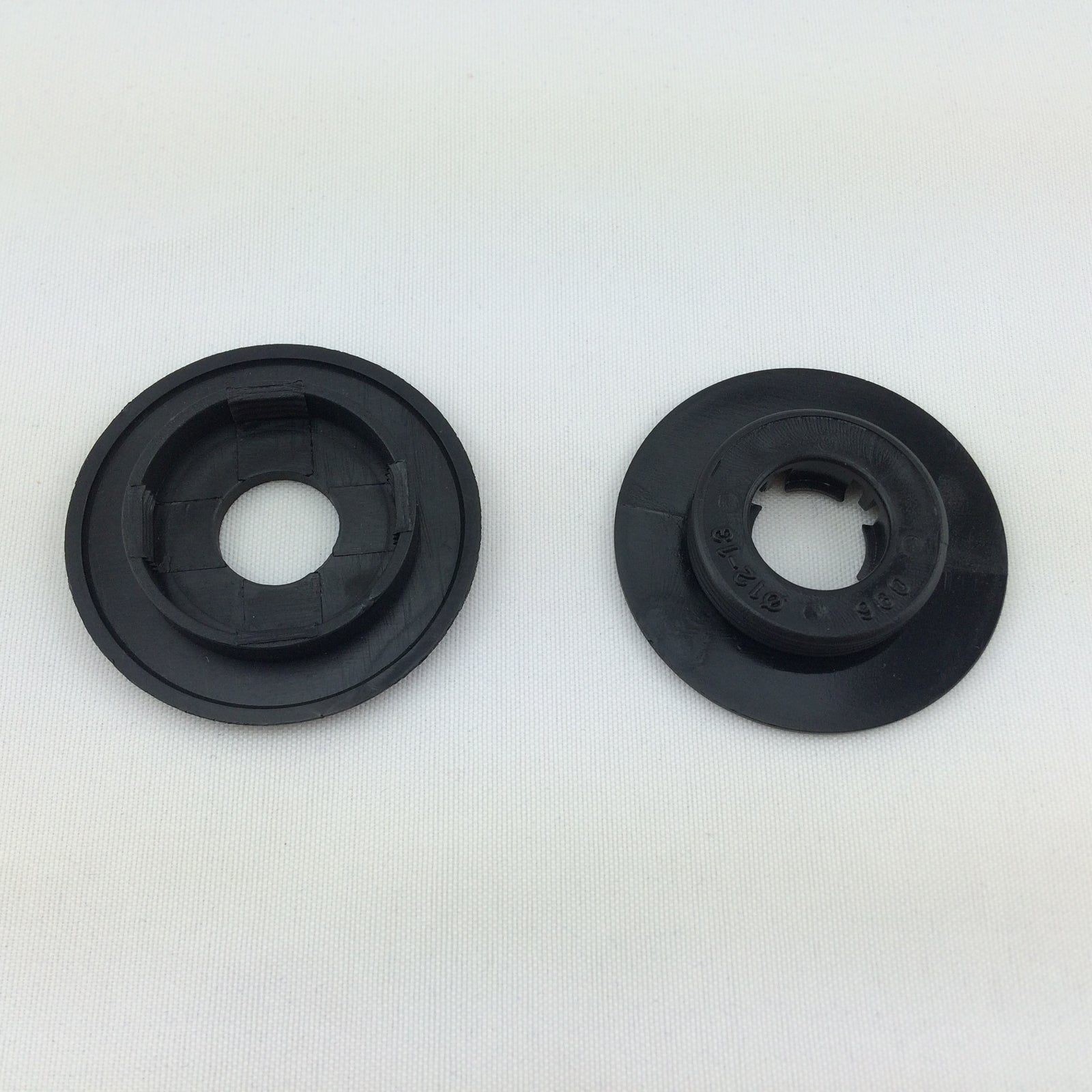 2x Car Floor Mat Carpet Fasteners Holders Fitting Clips for Mazda Q