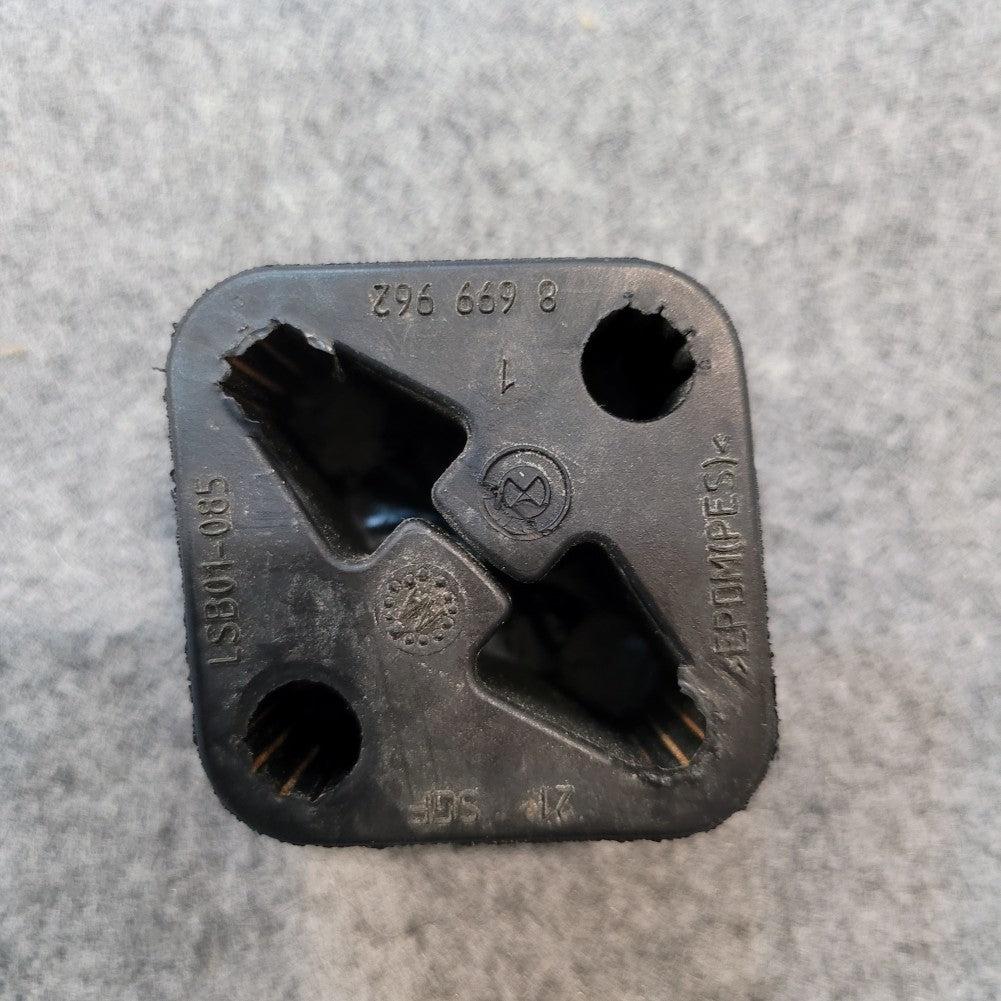 Exhaust Hanger for BMW 750 F01 F02 09-15