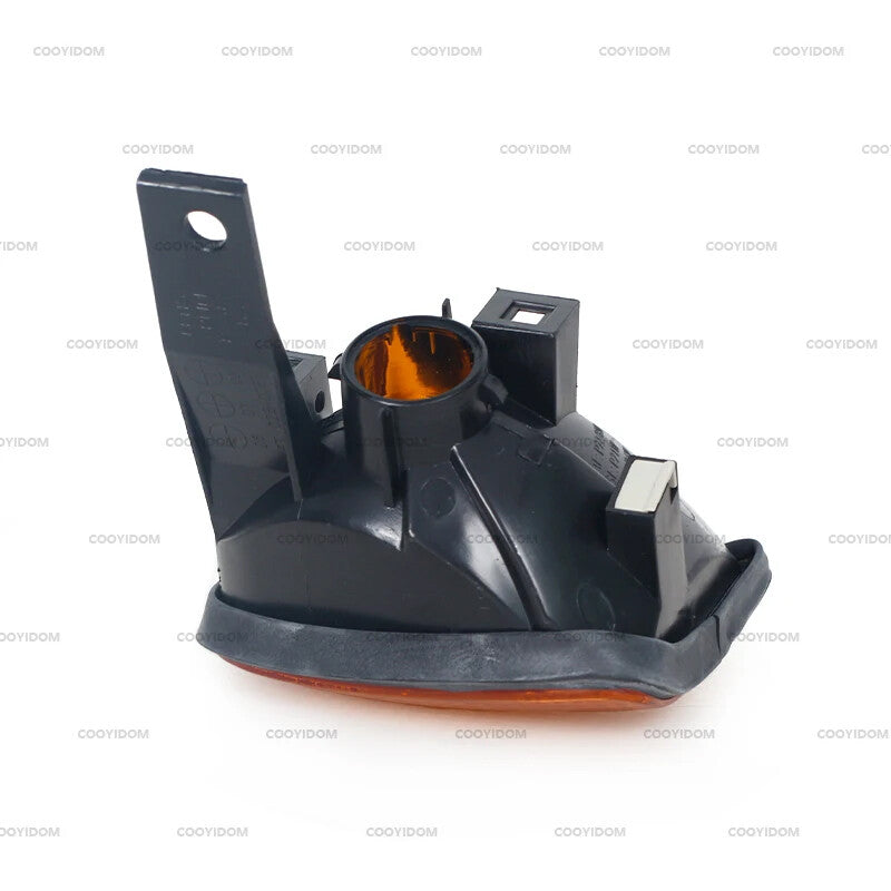 Left + right white corner turn signals are applicable to for BMW 5 Series E34 (1989 - 1995). Q