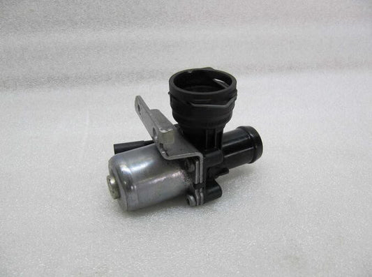 The new water pump check valve is suitable for W204, C180, C200, W212, and M271 models. n