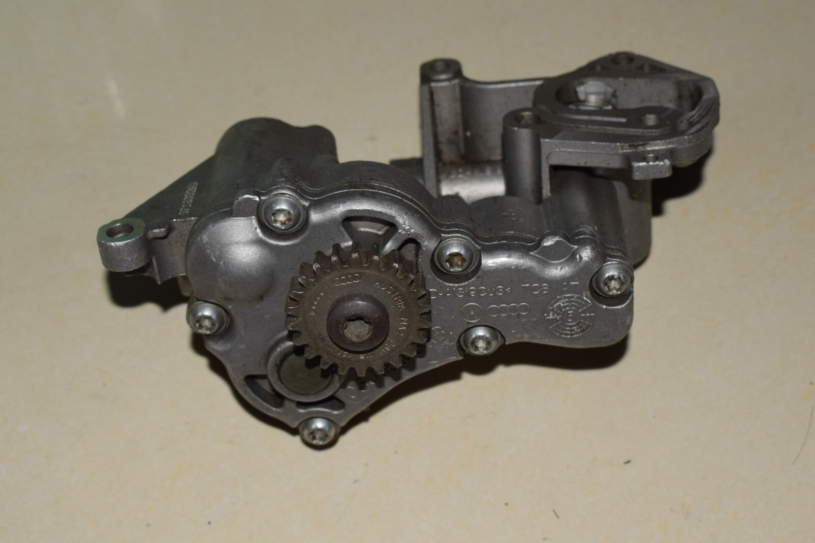 Engine Oil Pump 06J115106AB for VW GTI MK 6 Q