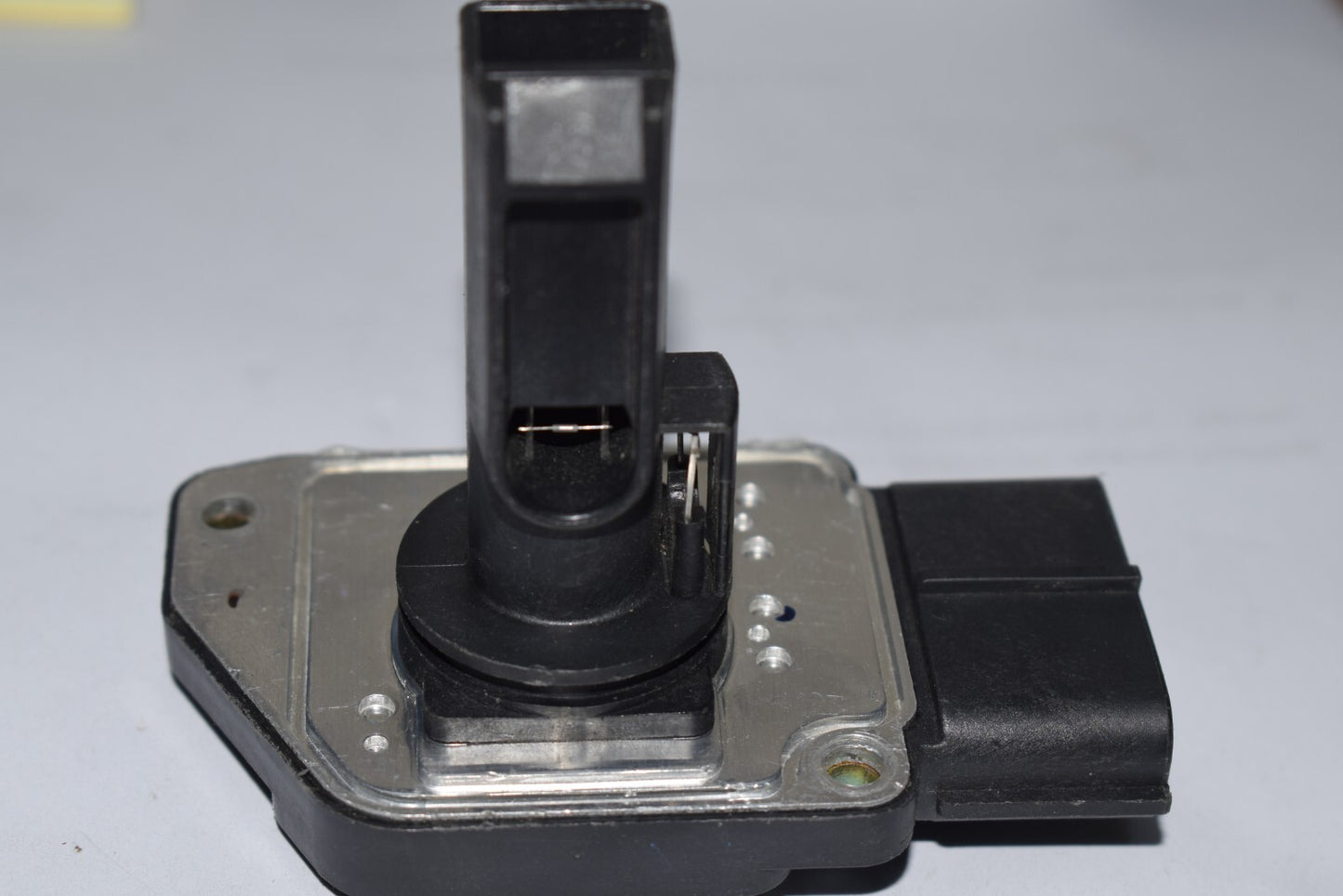 The new YC2F-12B579-BA airflow sensor is suitable for , E-450, and for Mustang tours. n
