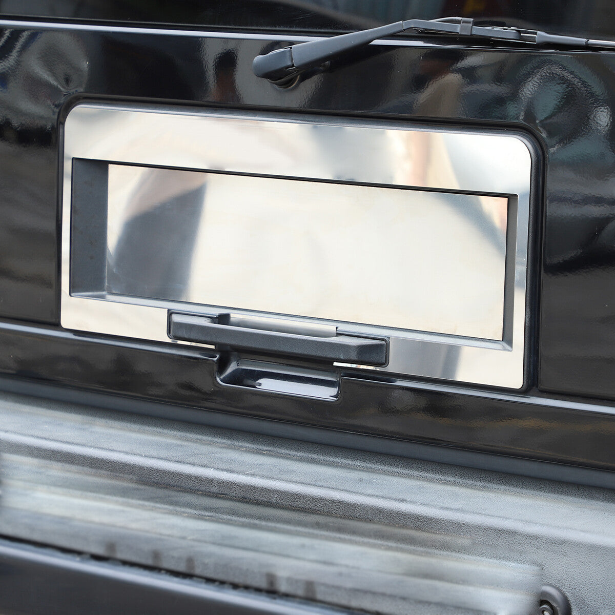 Suitable for 2003-2009 for Hummer H2 license plate Bazel background cover accent trim 3-piece Q