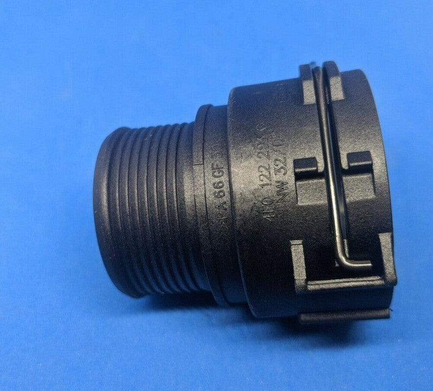 Coolant flange coupling is suitable for Audi for A4 S4 for A5 S5 Q7 for A8 S8 for A6 S6 A7 3.0 3.2 4.2 2.0 Q