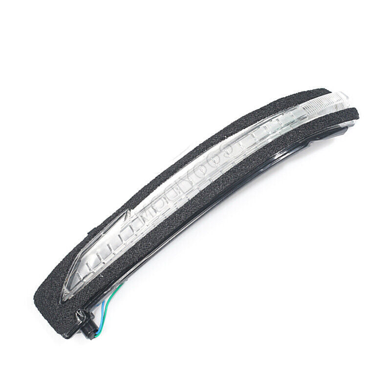 The right-side LED turn signal light is applicable to 2014-2018 for Nissan Rogue X-Trail models.