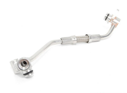 The rear turbocharger oil inlet line is suitable for E60, E88, E90, F01, F02, 135i, 335i, and X6. n