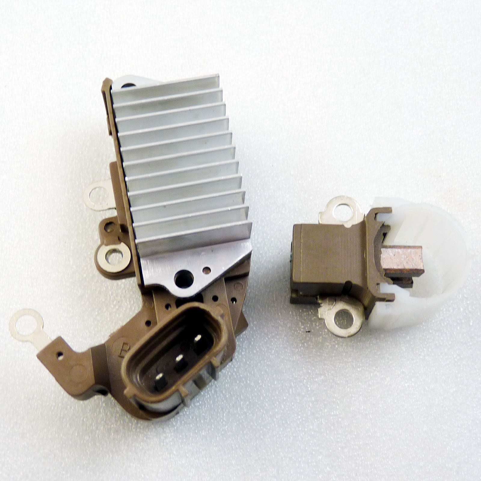 Applicable to for Prizm for Corolla generator regulator brush holder 1260001580- v