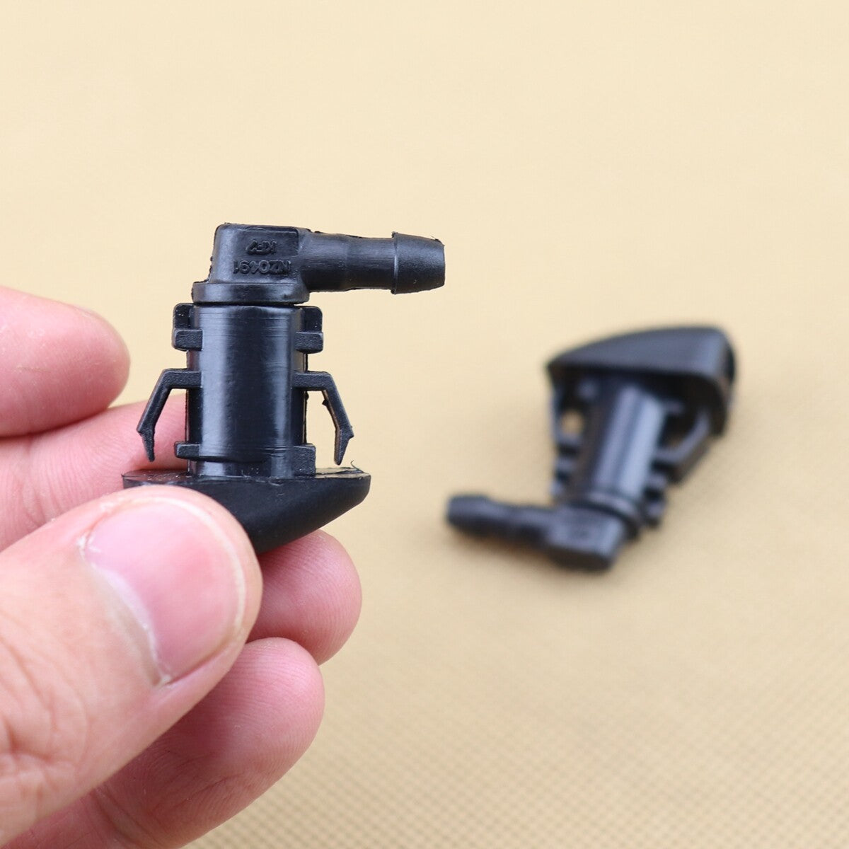 NEW 2PCS Windshield Washer Water Nozzle Spray fits 2005-2010 for Jeep Grand Cherokee