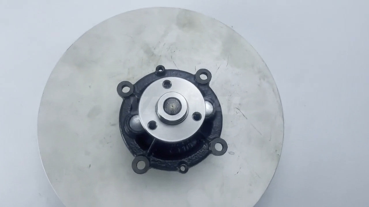 The new BF4M2012C coolant water pump is suitable for Deutz engine parts.