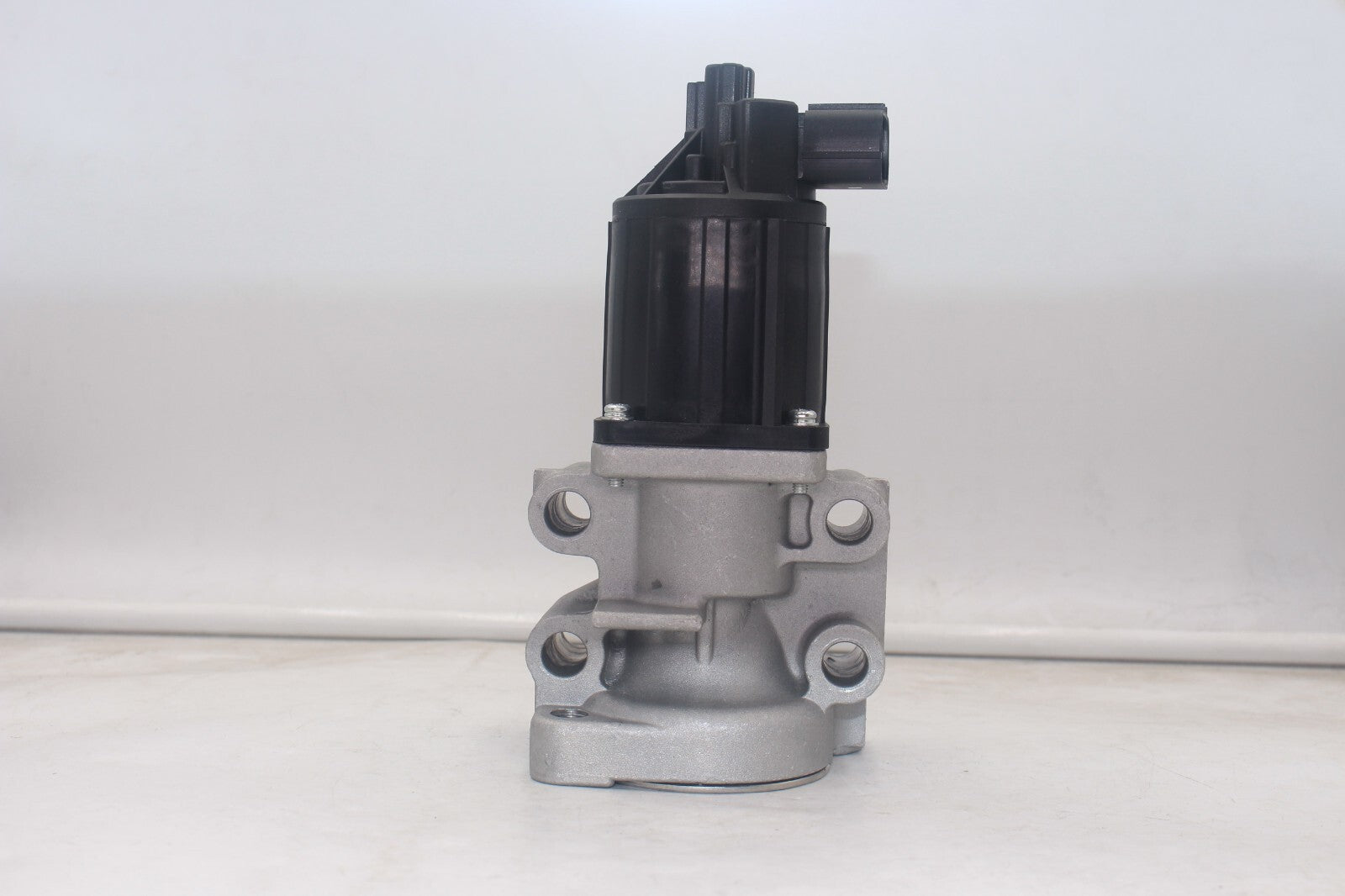 Recirculation EGR Valve 1582A037 for Mitsubishi L200 Pajero Triton Shogun 831018