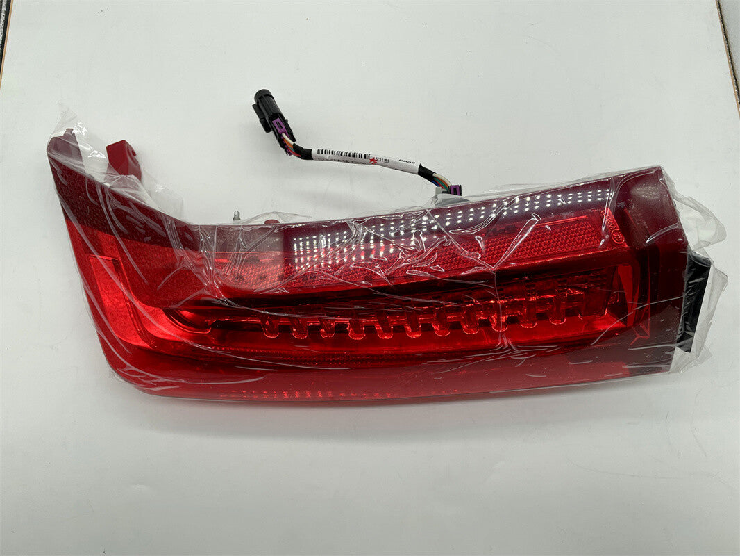 The right-side red full LED DRL signal taillight is suitable for 13-18 for Cadillac ATS 5-pin taillights.