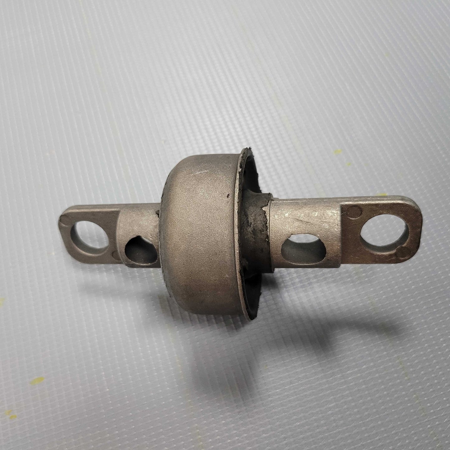 Parts Number# 68199980AB Rear arm Rubber Bushing 1pack Q