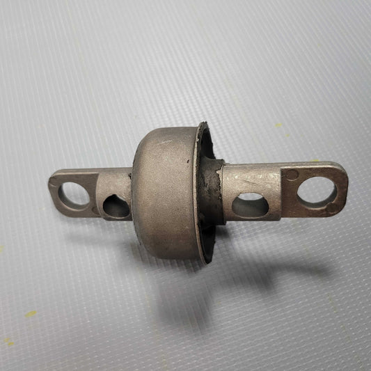Parts Number# 68199980AB Rear arm Rubber Bushing 1pack Q