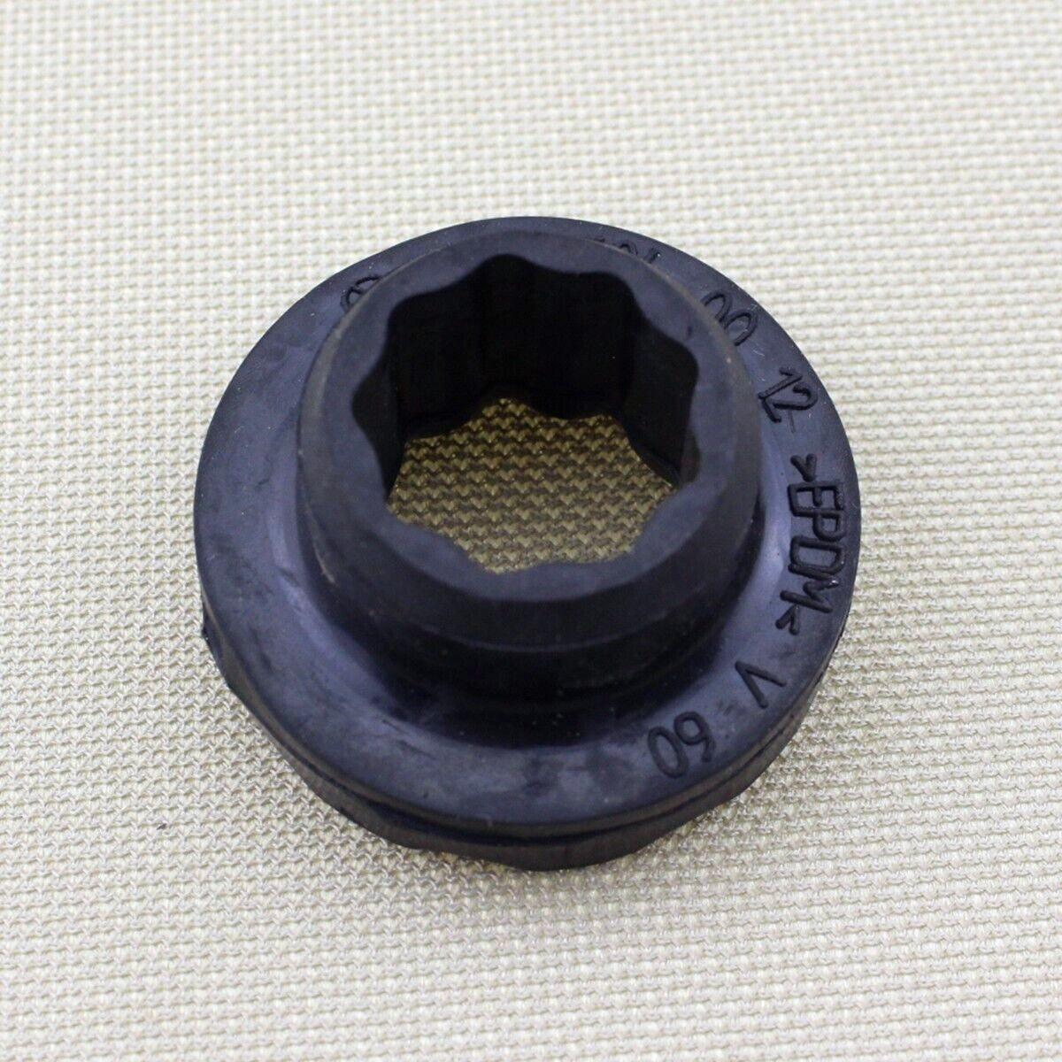 1PCS for Mercedes W203 W204 W209 C230 C350 Radiator Mount Grommet 0995040212