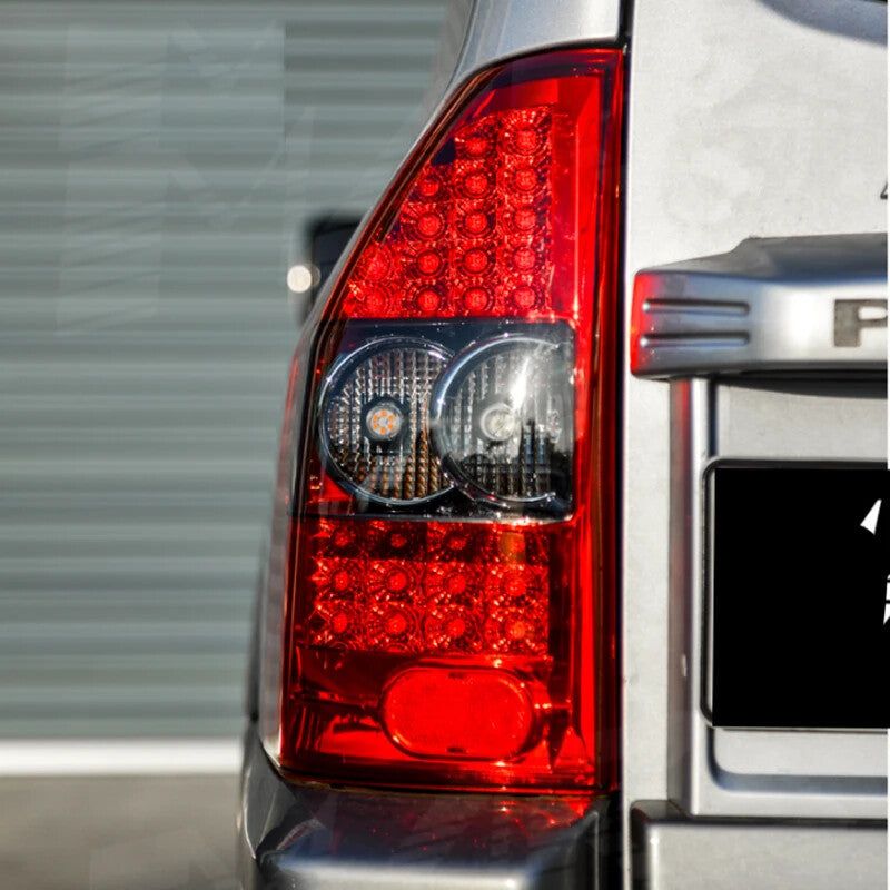 2Pcs LED Rear Tail light Red for Mitsubishi pajero montero V73 V77 1999-2006
