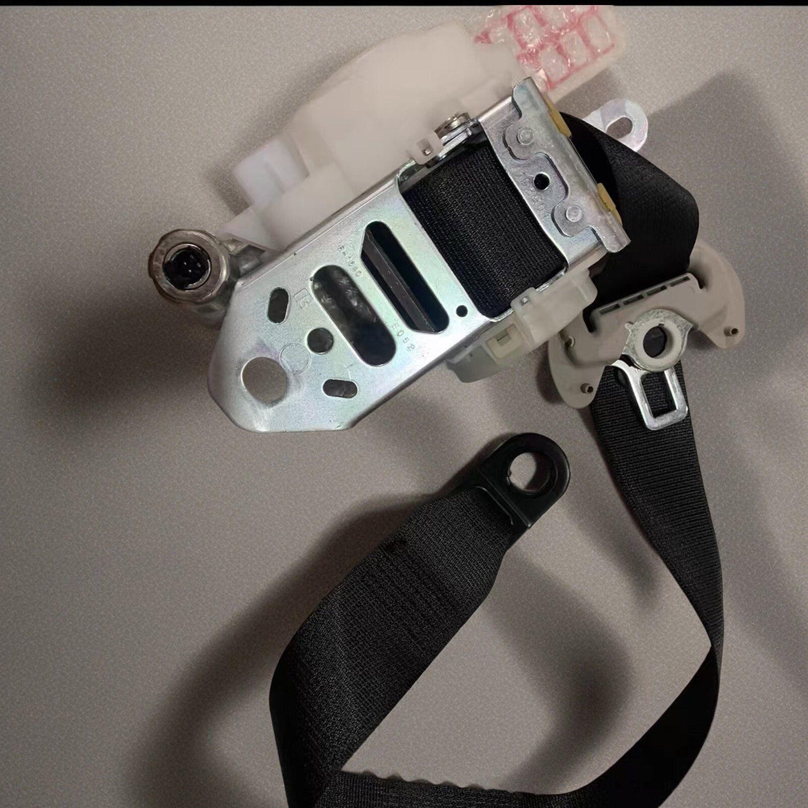 Suitable for Toyota Tundra 2006-2011 Front Left Driver Side for Seat Belt RetractoBK