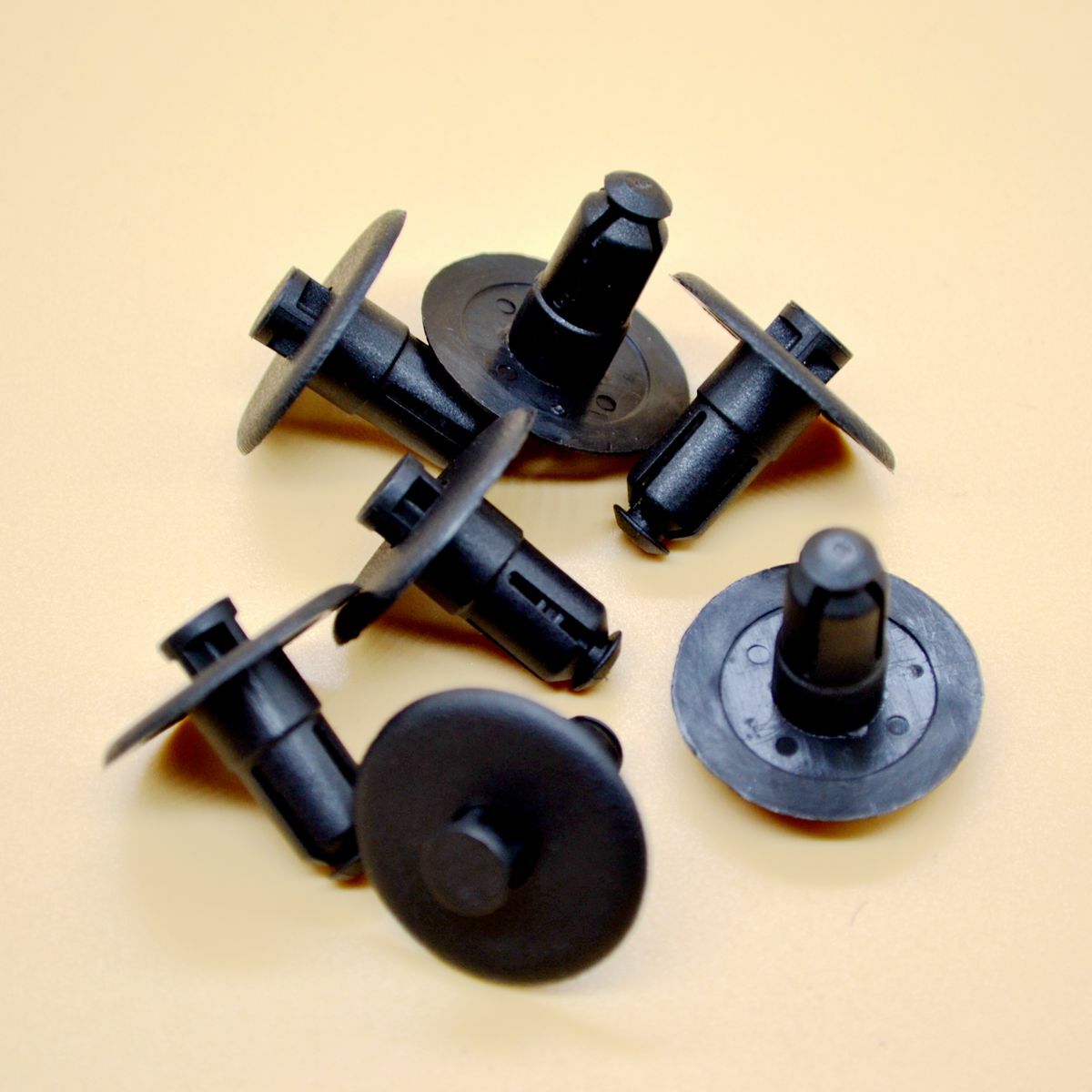10pcs Radiator Support Clips Sight Shield Rivet for GM for Buick for Cadillac 10mm Hole
