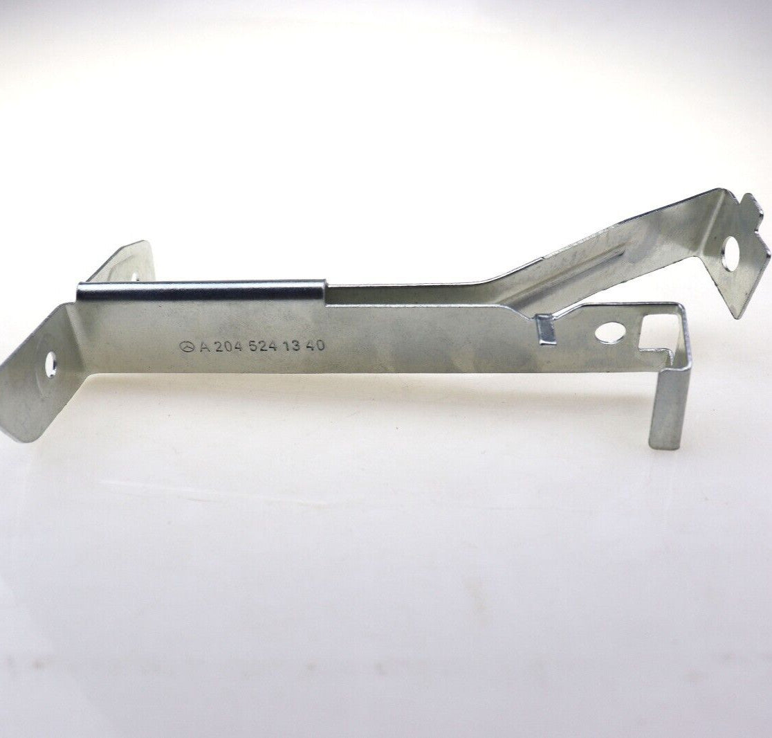 Suitable for Mercedes W204 W212 W218 left support base plate cover bracket 2045241340