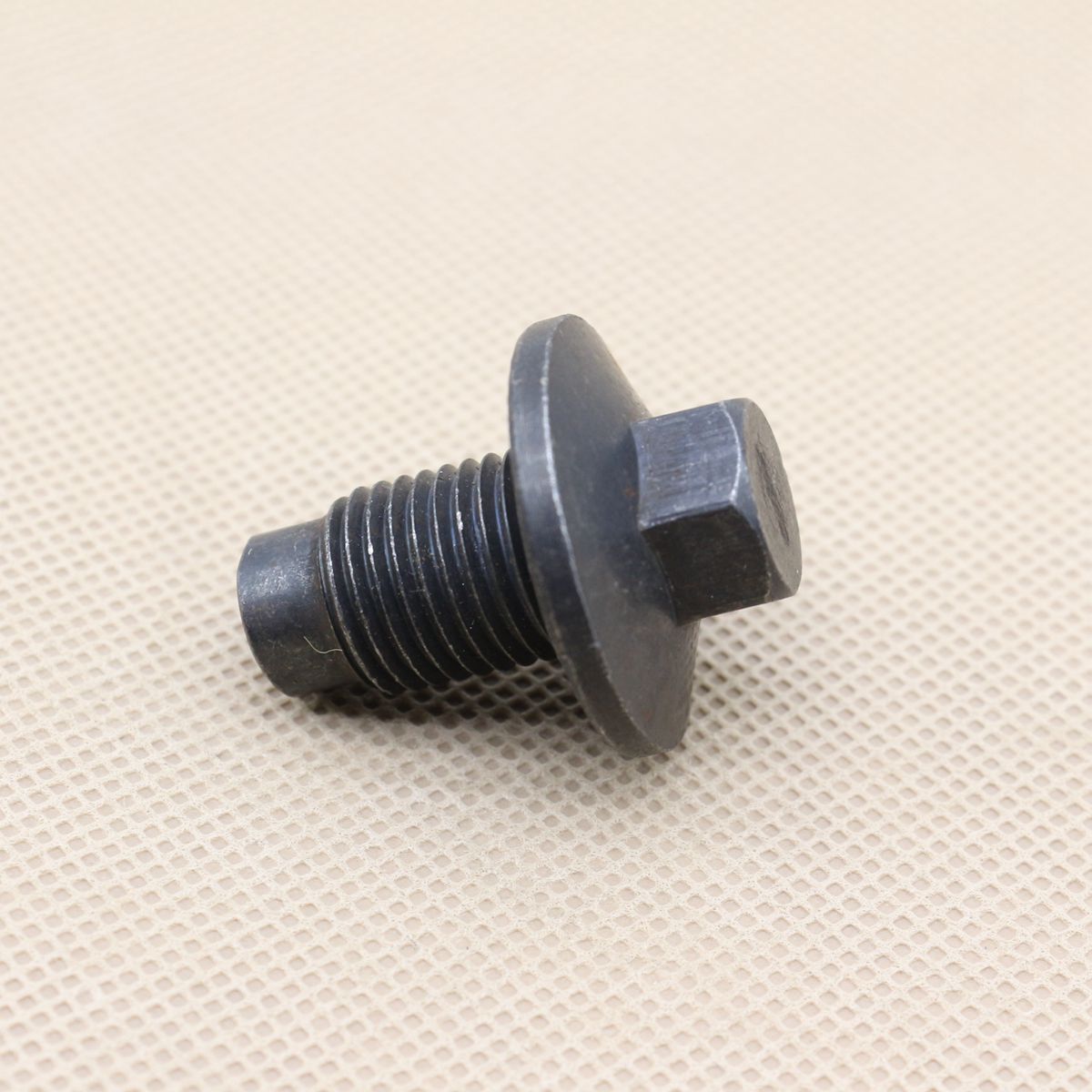 Oil pan pump drain plug for Land Rover for Range Rover Sport LR3 LR4 engines LR073675
