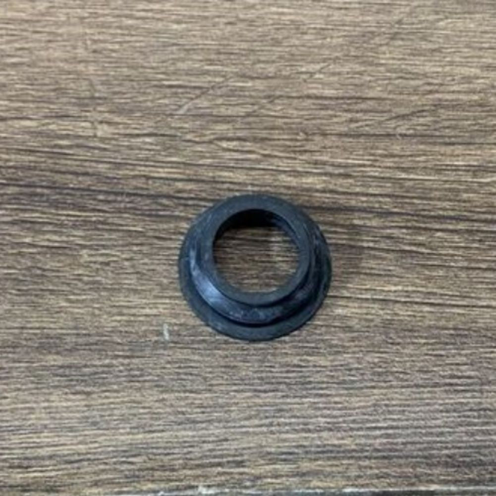 7M0919382 Washer Fluid Level Sensor Grommet for Audi A3/ for A4 / for A5 /Q8/Q7/Q5 Q