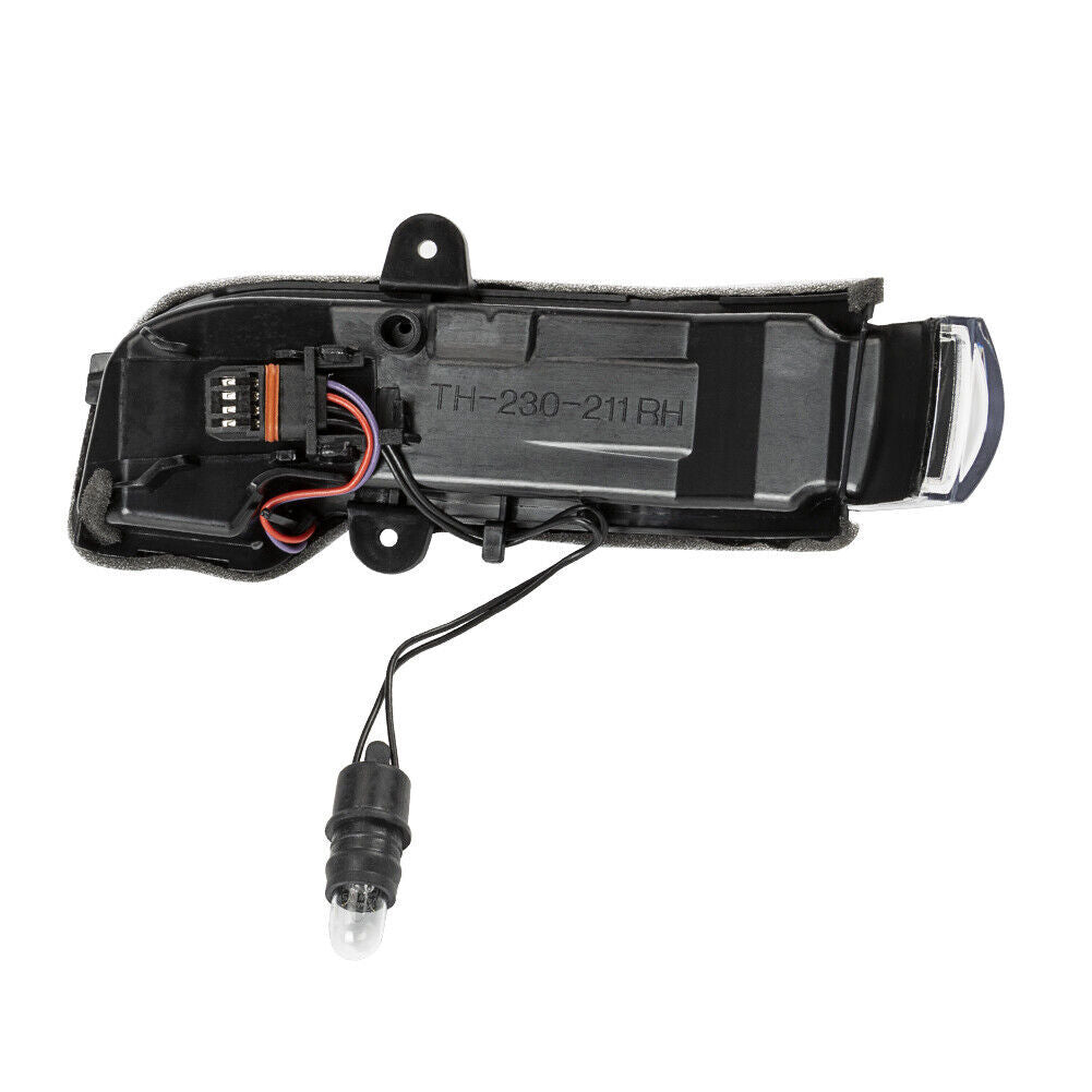 Right turn signal light applicable to E550 E350 2007 2008-09 2038201421- v
