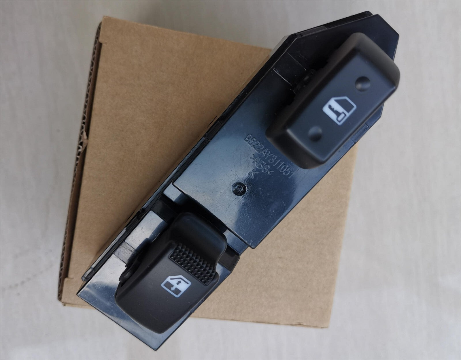 New Front Right Power master Window Switch 93575-2E100 for Hyundai for Tucson
