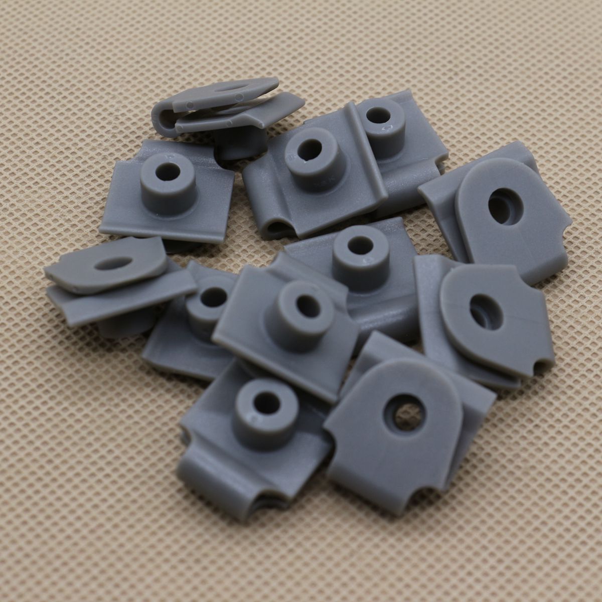 New 15 Front Bumper U Nut Retainer Clip C274-50-133 for Mazda CX-5 CX-7  CX-9