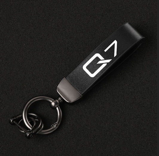 Suitable for Volvo XC40 car keychain, automatic key ring, suede accessory, gift, brown