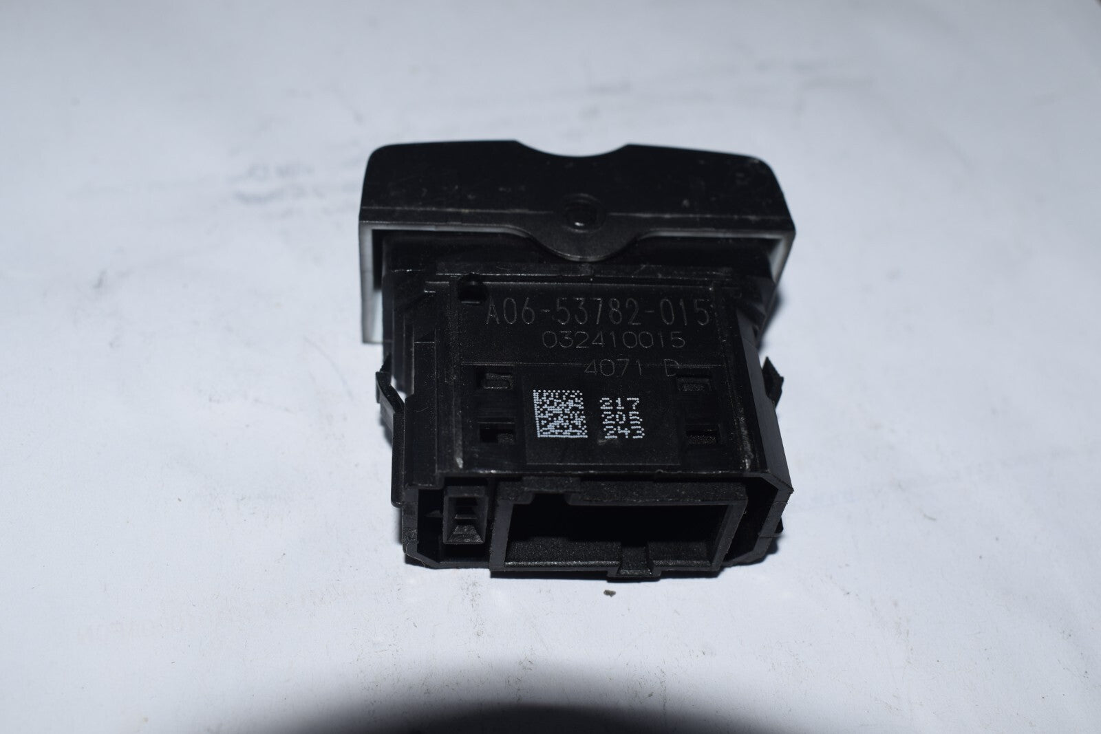for Freightliner Cascadia A06-53782-015 Engine Stop Cover Switch - n
