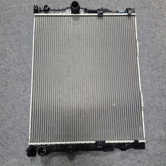 Engine radiator suitable for BMW G38 520i 530i 540i 630i 640i 730i 740i X5