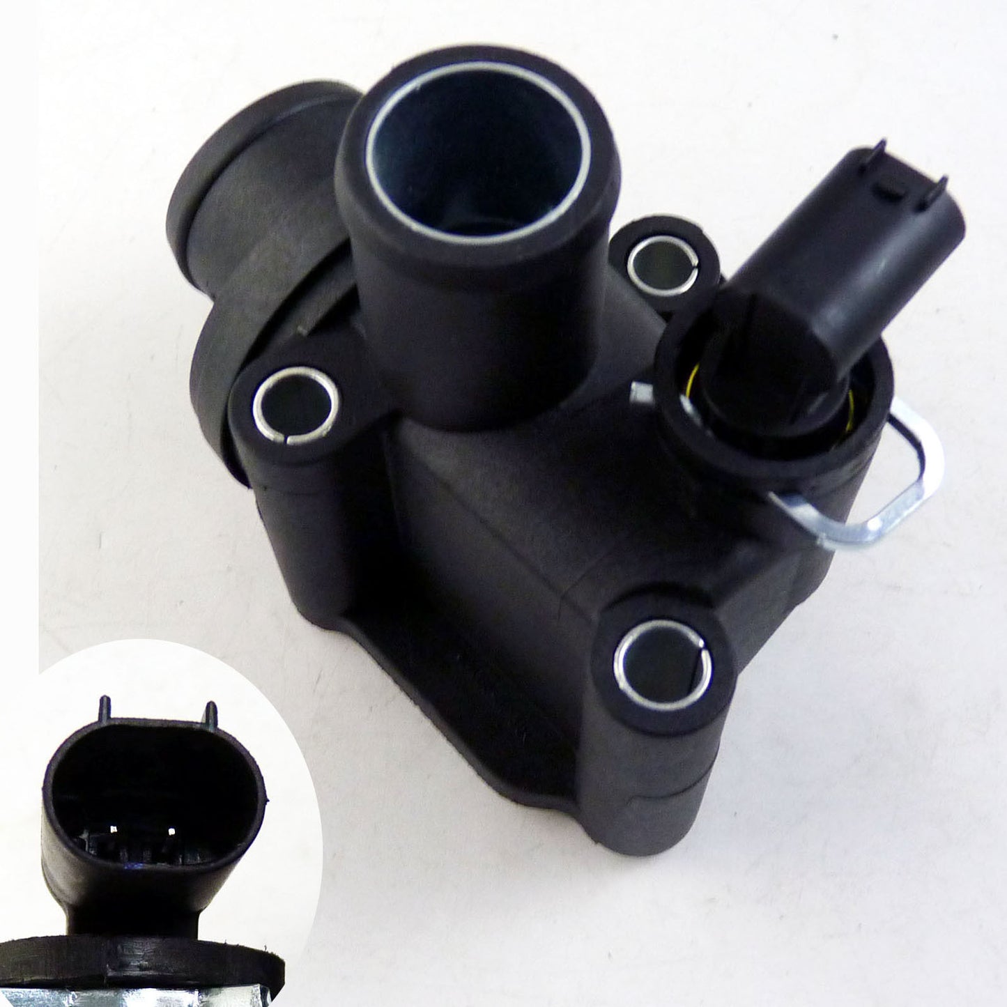 The new engine coolant thermostat is suitable for Mercedes-Benz A190 A160 1.6L 1.9L 1662030175 Q